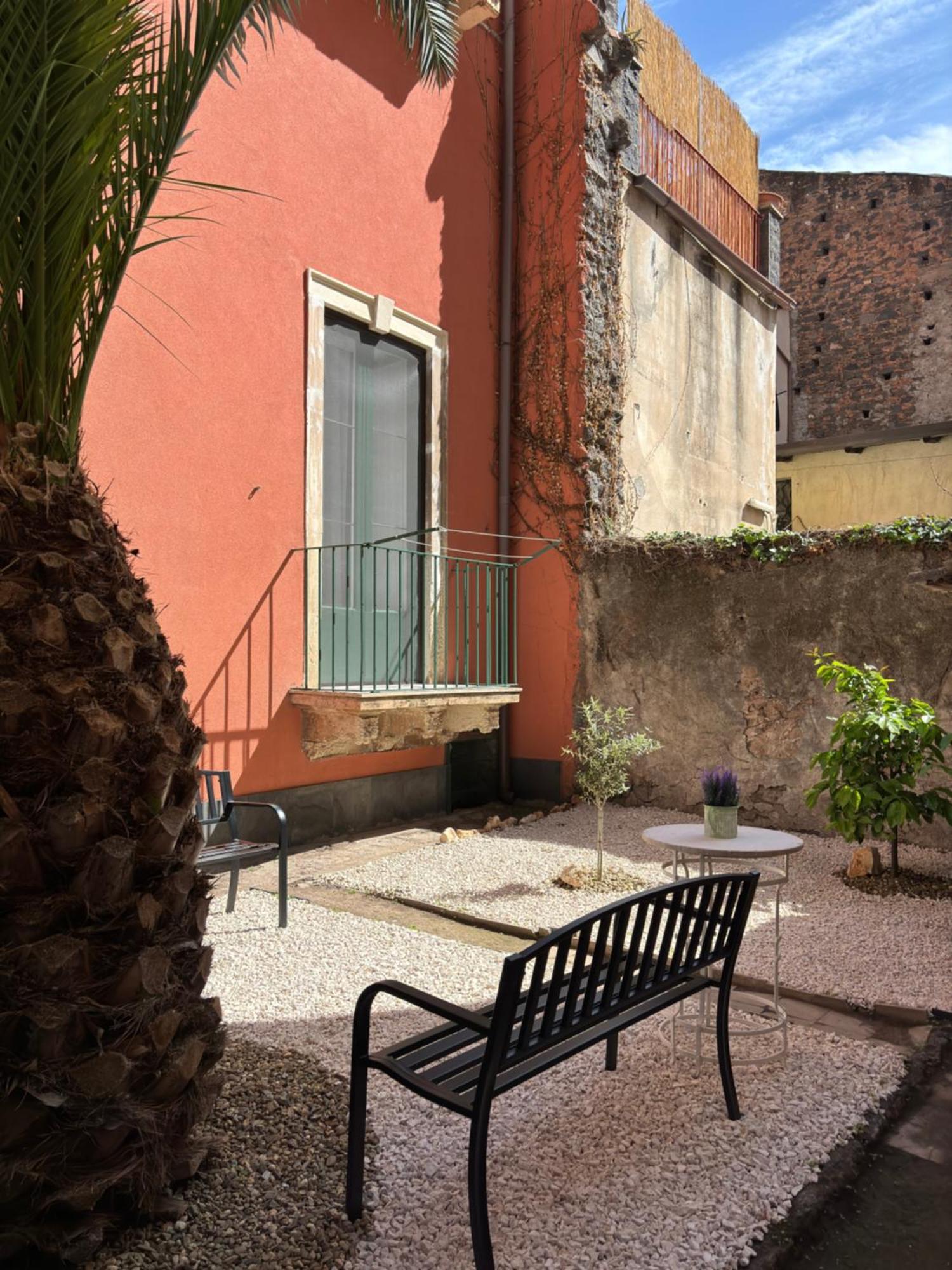 Il Giardino Casa Vacanze Aeroporto di Catania Fontana Rossa Esterno foto