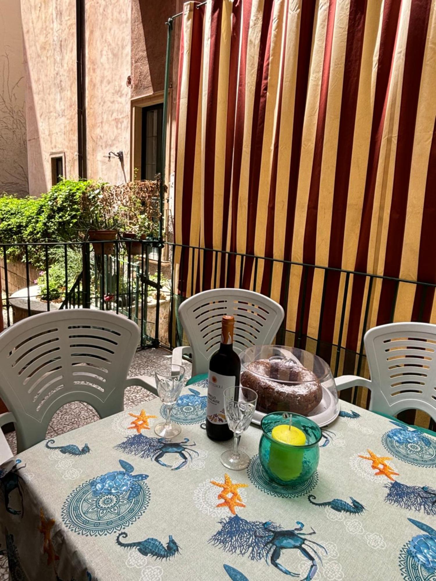 Il Giardino Casa Vacanze Aeroporto di Catania Fontana Rossa Esterno foto