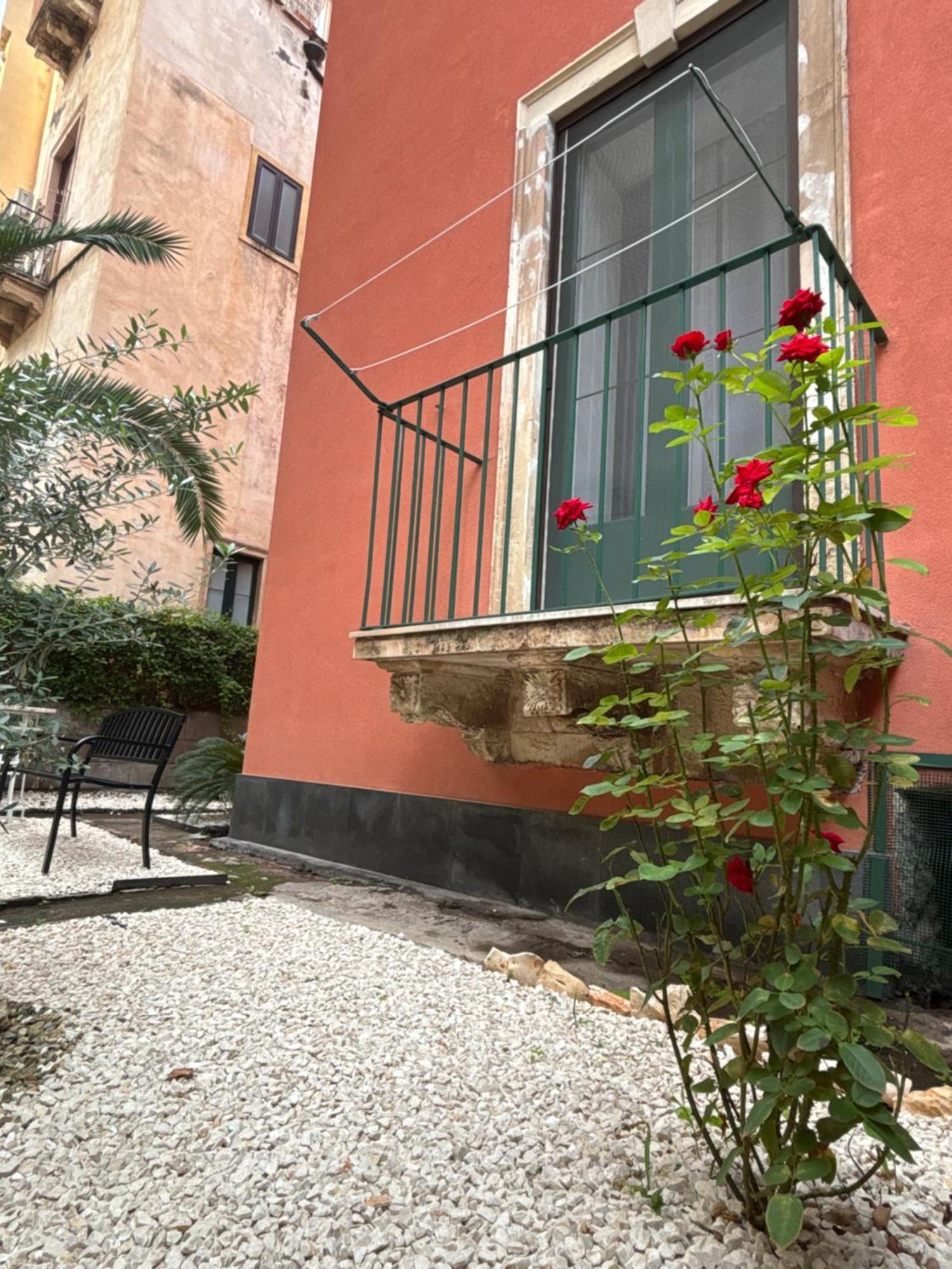 Il Giardino Casa Vacanze Aeroporto di Catania Fontana Rossa Esterno foto